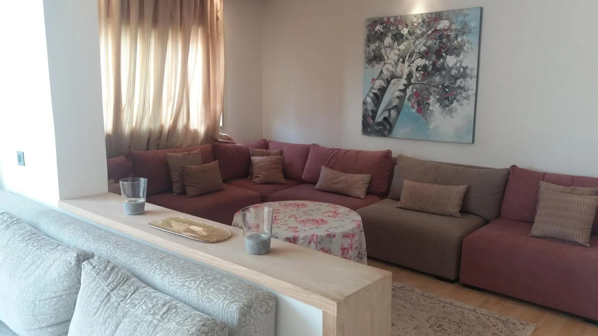 Bright 2 Bedroom House With Great Front View, Casablanca Apartment