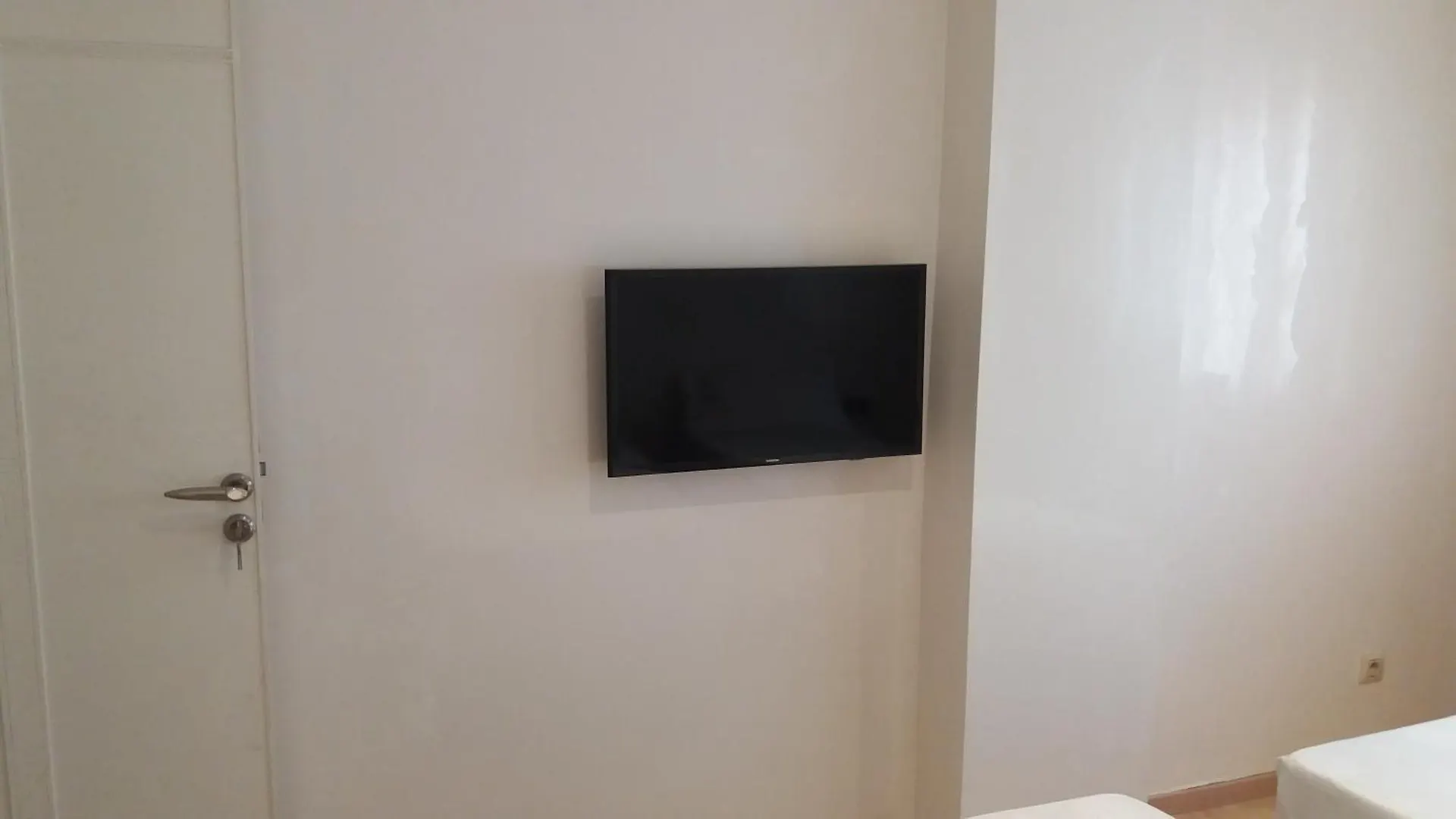 Bright 2 Bedroom House With Great Front View, Casablanca