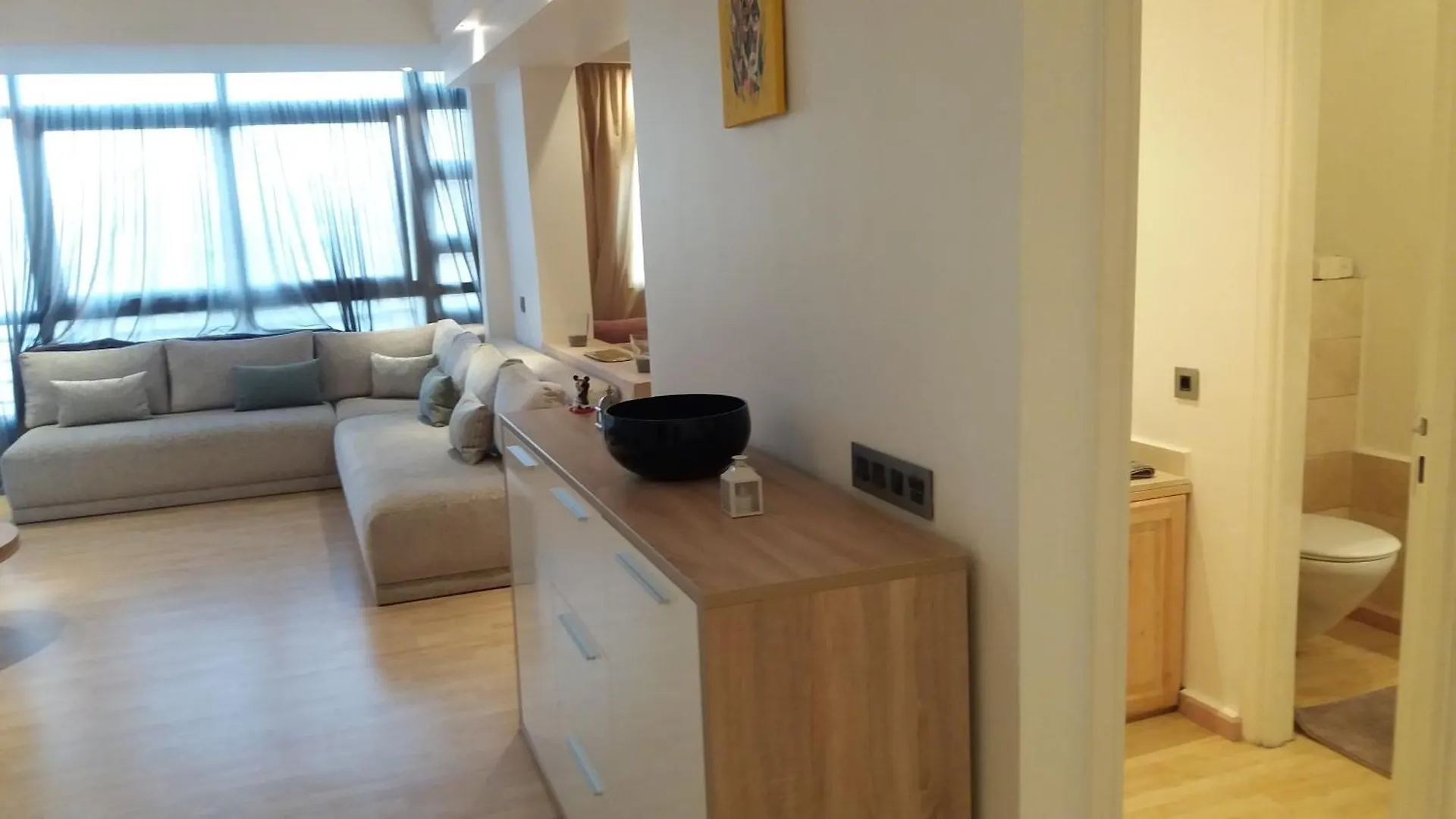 Apartment Bright 2 Bedroom House With Great Front View, Casablanca