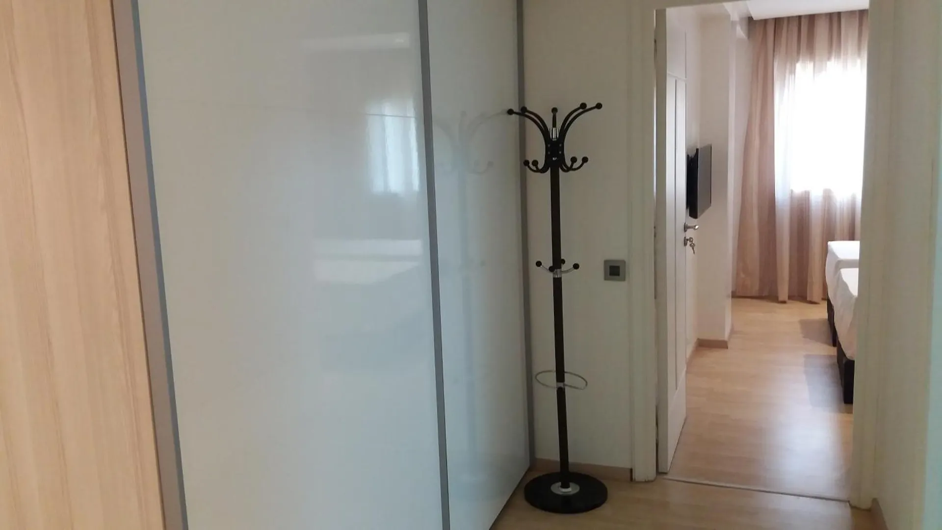 Bright 2 Bedroom House With Great Front View, Casablanca